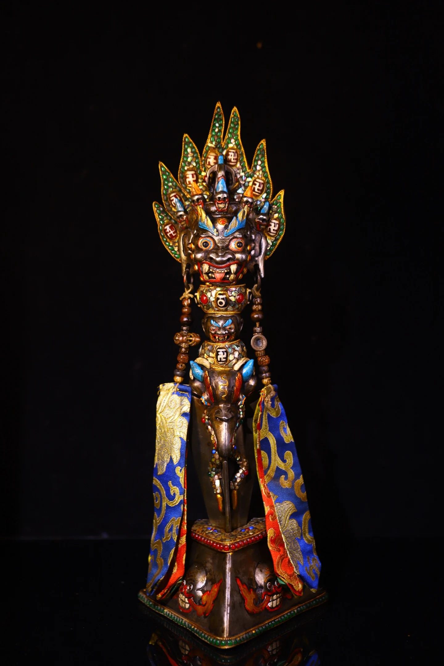 

17-дюймовый старинный амулет Тианьти, расписанный в технике мозаики, из бусин гзи, ракушек, в форме черепа, головы Будды Ямантаки, в форме вилки, ваджра-фурпа, для дома