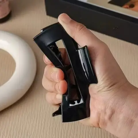 Rahat Squishy Yumuşak Silikon Köpekbalığı Klip Kaymaz Dayanıklı Saç Pençe Hairgrips Kadınlar için Açık Spor Kırılmaya Dayanıklı Saç Kelepçesi