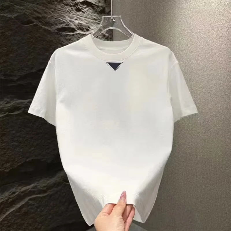 

2025 летняя женская новая повседневная простая футболка с короткими рукавами и маленькой этикеткой, трендовая ниша