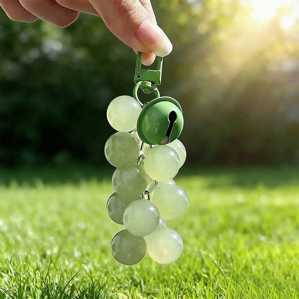UV-Sensitive Grape Key Chain Color-Shifting Acrylic Beaded Bag Charm Lightweight Fruit-Shaped UV Changing Pendant