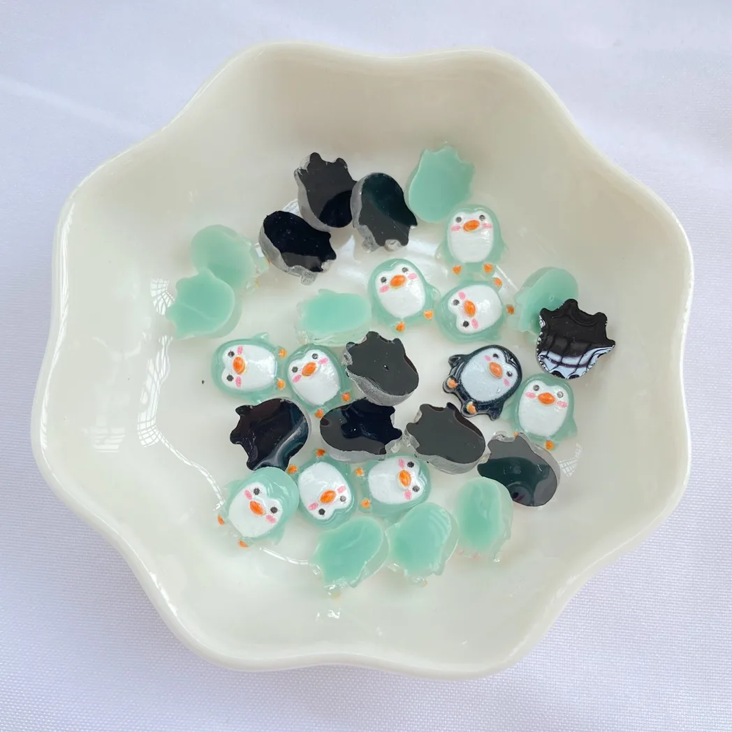 50Pcs New Cute Resin Mini Penguin Kawaii Girl Heart Decorative Accessories Super High Face Value Nail Decoration