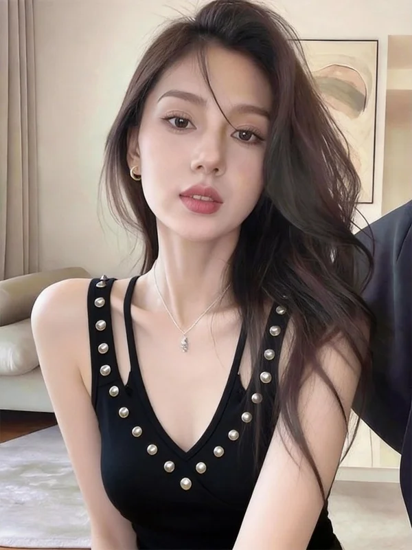 

Sexy Girl Black V-neck Vest Top Women's Sleeveless Inner Wear Outerwear Spring Summer New Style Beautiful Matching Tank Top