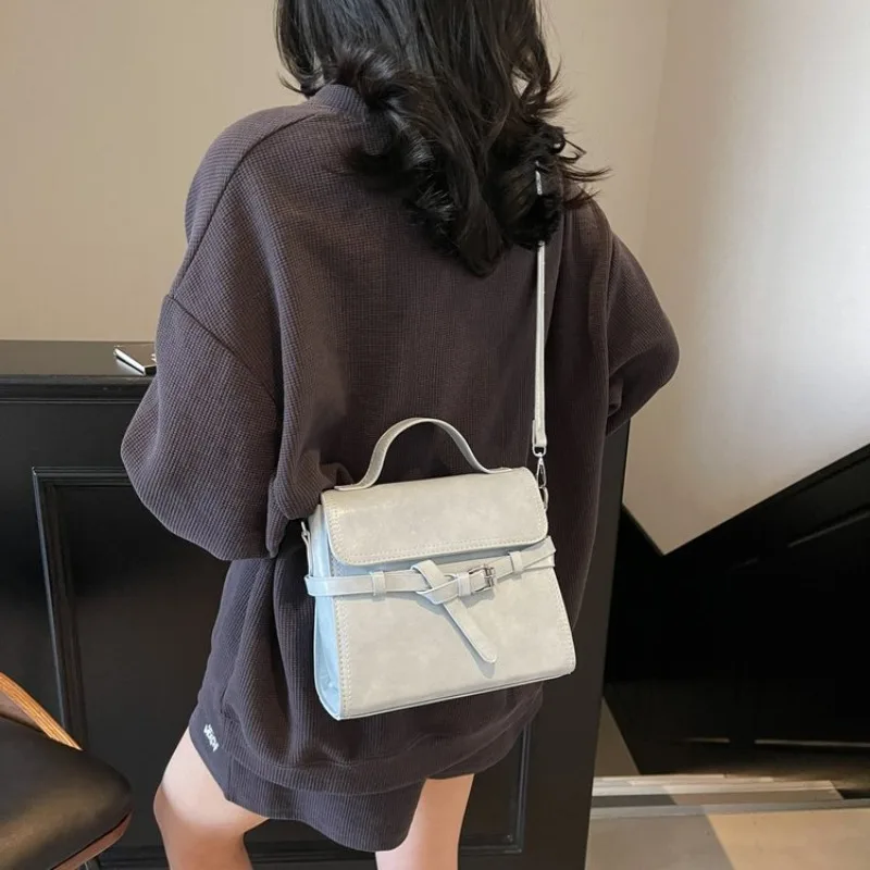 

Stylish Shoulder Bag For Women The Go To Bag For Gallery Openings And Cocktail Receptions