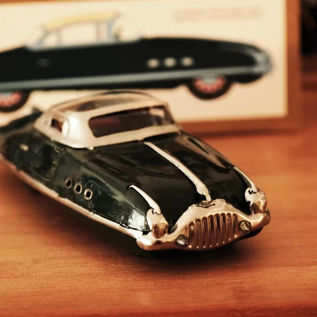 

Clockwork Toy Funny Old Vintage Sports Car Mechanical Collection Retro Wind Up Toy Metal Tin Figures Model Kids Gift