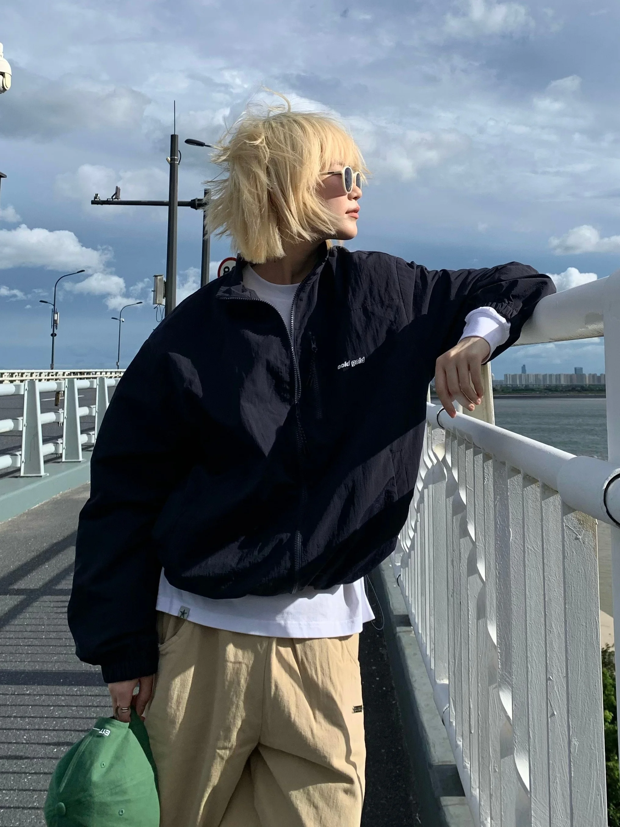 

Спортивная на открытом воздухе ветрозащитная куртка с воротником-стойкой, мужская легкая повседневная рабочая одежда, верхняя молния, украшение с принтом, многоэтажный