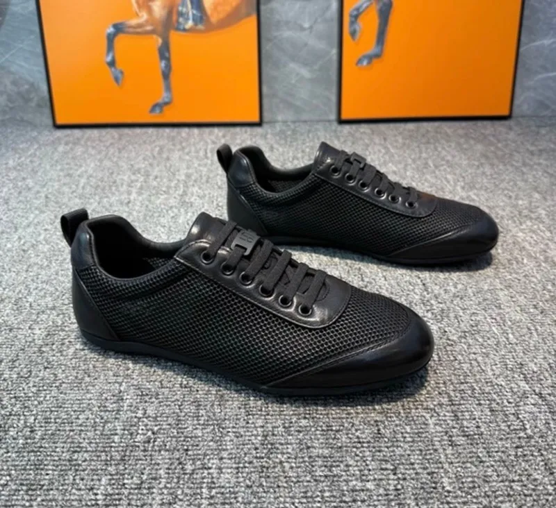 Men's Summer Breathable Leather Surface Punching Black Casual Shoes Commuting Office Soft Bottom Bean Bean Shoes Lace-Up Sports
