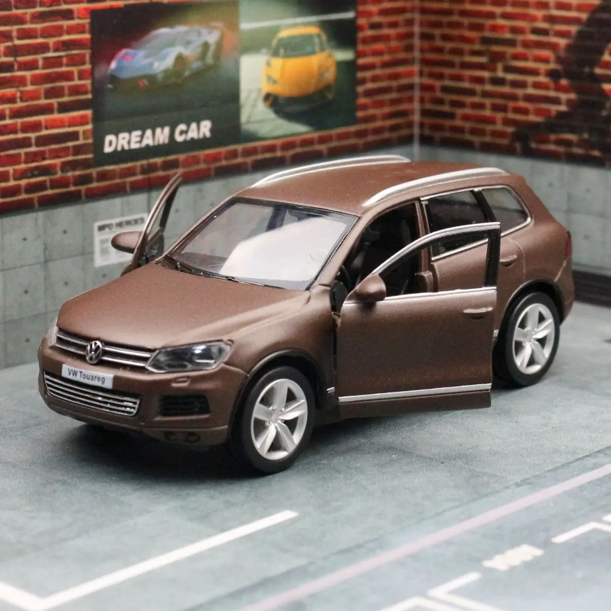 1/36 Volkswagen Touareg Toy Car Model For Children RMZ City Diecast Sport SUV Miniature Vehicle Pull Back Collection Gift Boys