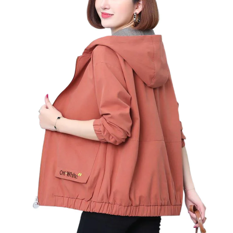 Vrouwen Korte Jas Herfst، New Koreaanse Losse Geborduurde رسائل Windjack Met Capuchon Vrouwelijke Voering ملابس علوية غير رسمية