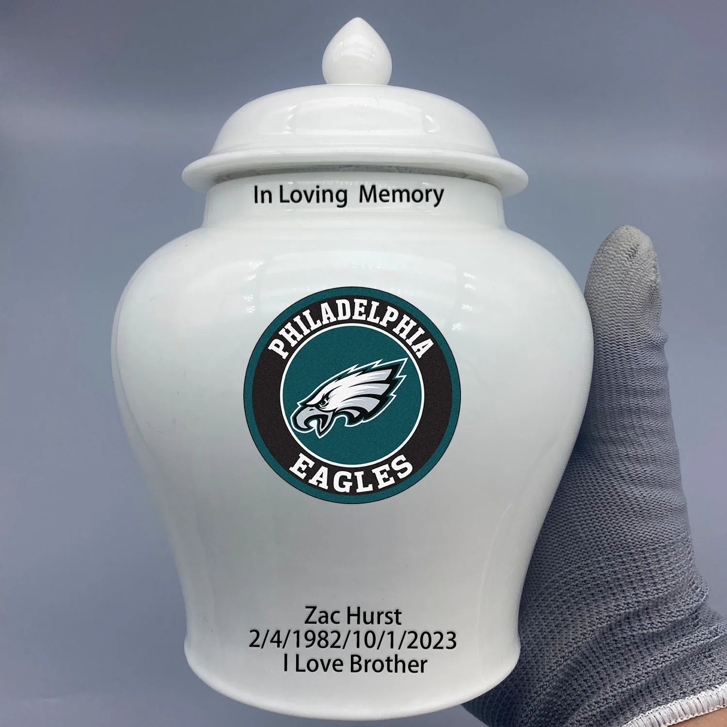 Mittlere Urne für Philadelphia Adler-Logo benutzer definierte Urne. Senden Sie mir den Namen/das Datum, das Sie auf der Urne durch Bemerkungen Nachricht erscheinen möchten