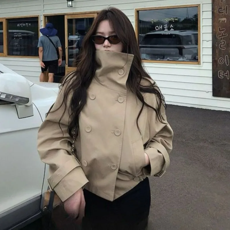 

Модный короткий плащ с поясом, женский воротник-стойка, двубортное пальто с карманами и длинными рукавами, осень 2024, женская шикарная верхняя одежда для поездок на работу