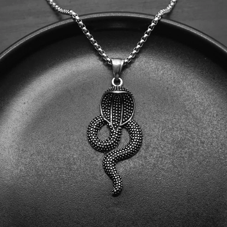 CHUANGCHENG Personalized Cast Cobra Pendant Trendy Men Punk Hip-hop Rock Minimalist Animal Stainless Steel Necklace