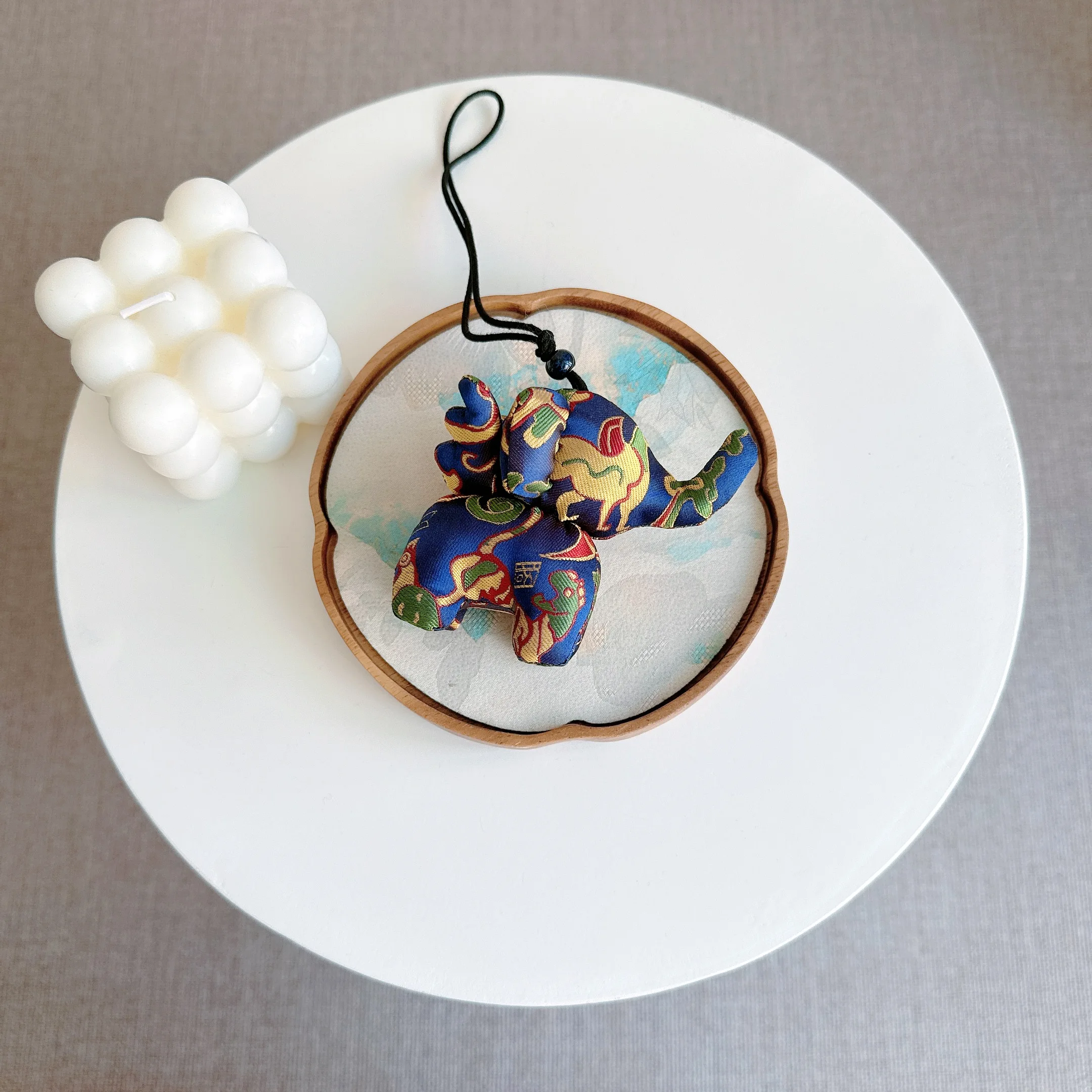 Cuciture fatte a mano Ali dell'amicizia Animale Elefante Portachiavi Portachiavi Ciondolo Ricamo cinese Shu Broccato Tessuto di seta 100%