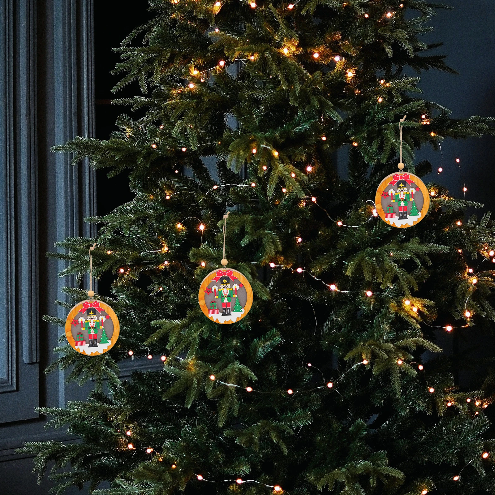 

1Pcs Festive Xmas Hanging Decor Creative Wooden Nutcracker Soldier with Light Pendant Christmas Tree Decor Lovely Scene Ornament