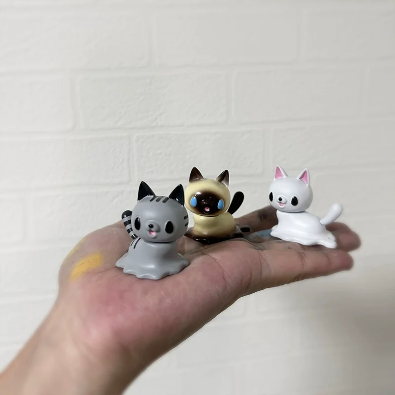 Estatueta de gato líquido Qualia genuína do Japão está transformando em um ornamento de gato tricolor siamês líquido desktop em estoque