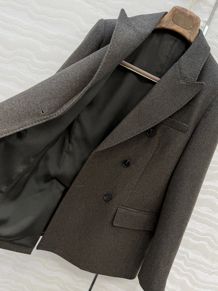 خريف شتاء 2025 نمط جديد ريترو ستايل صف مزدوج مشبك الكشمير البدلة امرأة موضة رمادي الدفء البدلة #2