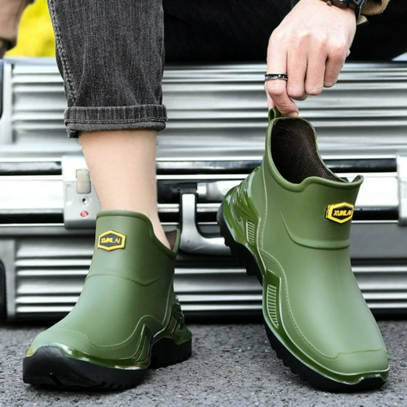 Men Rain Boots Thickened Waterproof Ankle Boots Unisex Slip-On Rubber Boots Fashion Men Shoes Non-slip PVC Material Water Shoes view 2