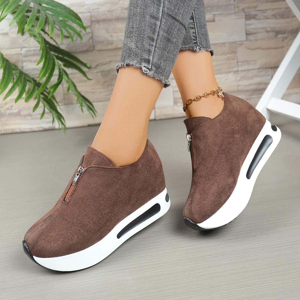 Damen-Sneaker mit Frontreißverschluss und verstecktem Keilabsatz, Wildleder-Plattform, höhenvergrößernde Freizeitschuhe, Damen-Slipper mit dicker Sohle zum Gehen. – Detail 18
