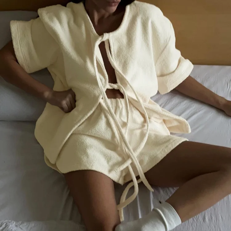 

Autumn Casual Loose Short Sleeve U Neck Tie Up Tops Wide Leg Shorts Sets Comfy lounge Sets Women's 2 Piece Beach Shorts Outfits
