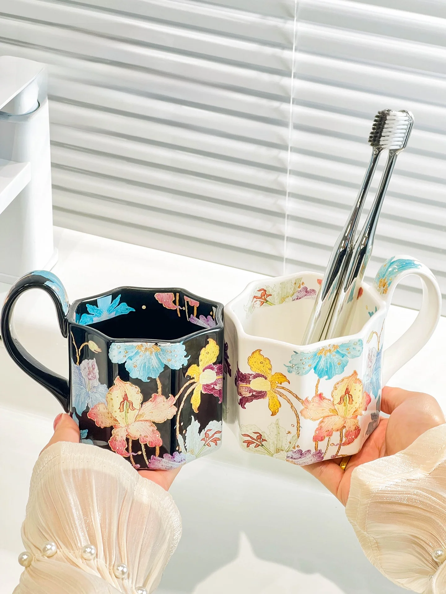 

Luxury Ceramic Toothbrush Cup Holder Set for Couples Bathroom Sink Toothpaste Cylinder Storage Shelf Family Dental Care Tools
