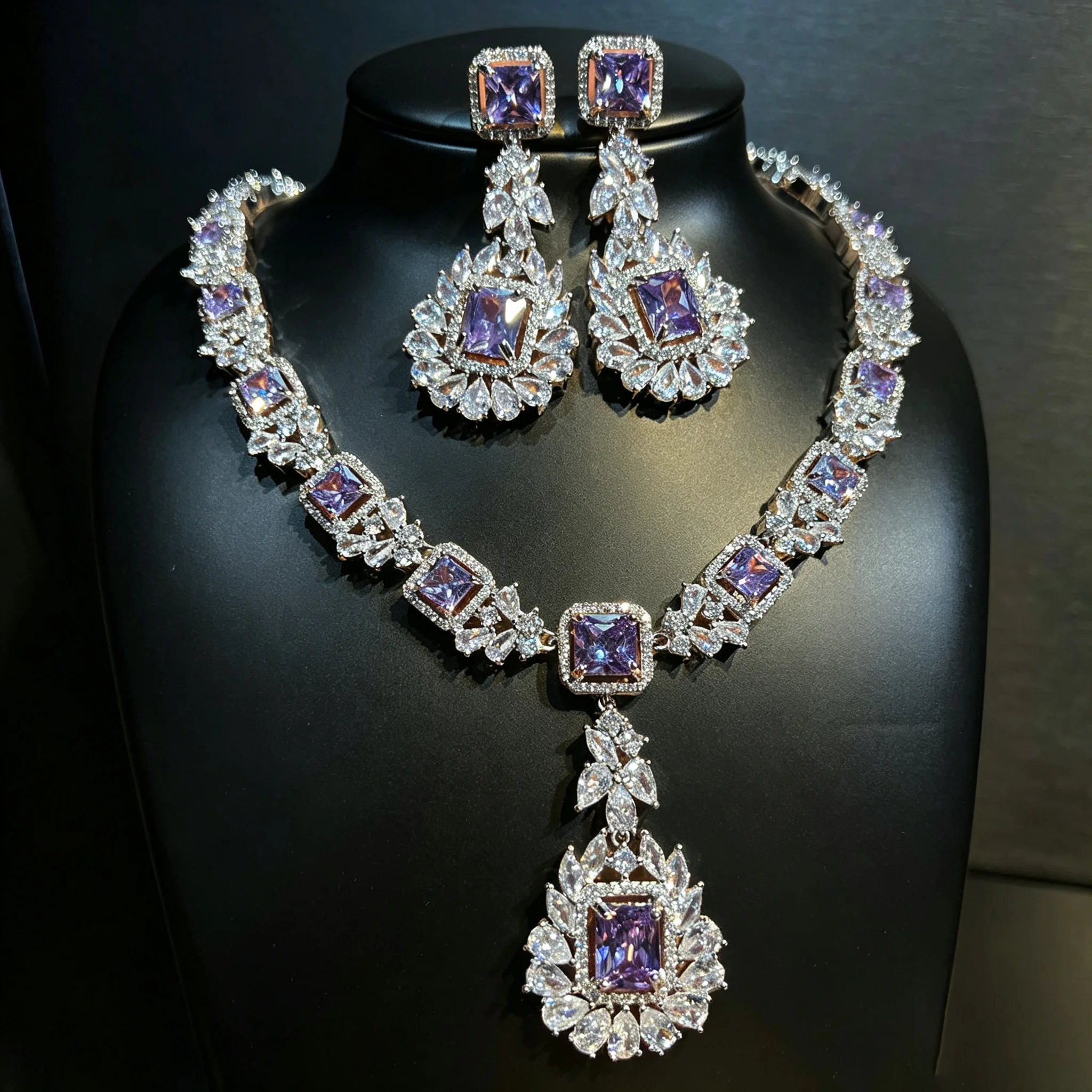 European and American Style Exaggerated Luxury Shiny Zircon Set Necklace Earrings Jewelry Wedding Travel Bridal Daily Gift M1061