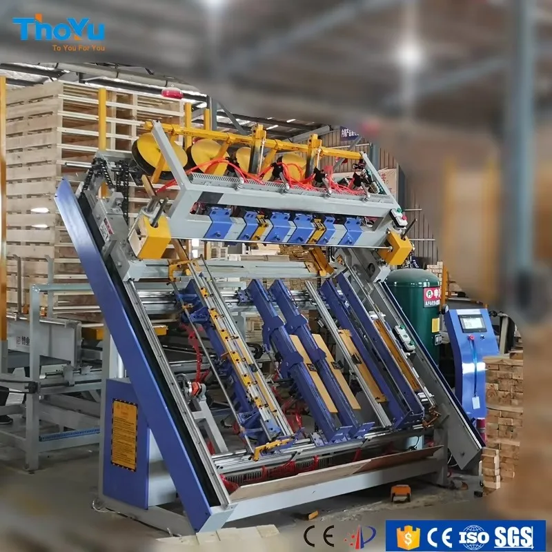 ماكينة تصنيع البليت الخشبية تلقائيًا، تجميع البليت الخشبي بواسطة الذراع