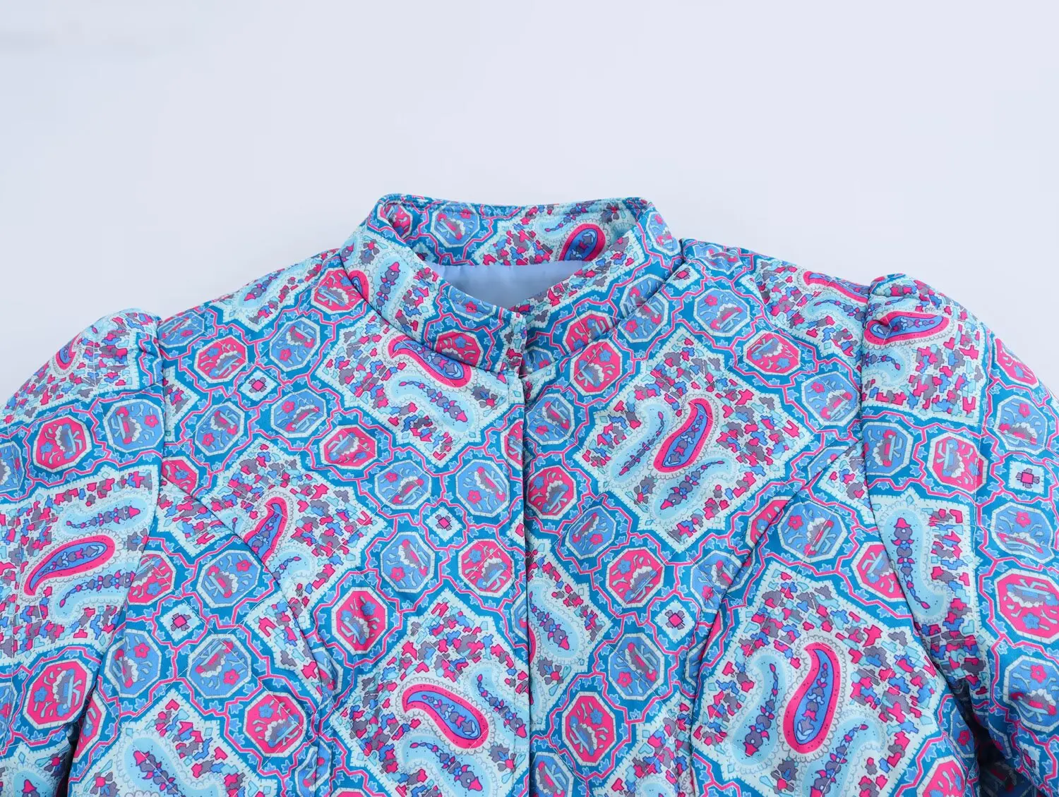 2025 nouveaux vêtements pour femmes: Style européen et américain à la mode décontracté Simple polyvalent début d'automne imprimé manteau en coton