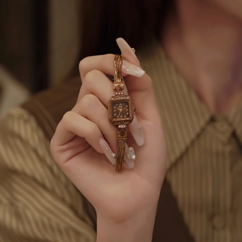 Fashion temperament minimalist luxury retro small square snake gold belt with quartz women's watch