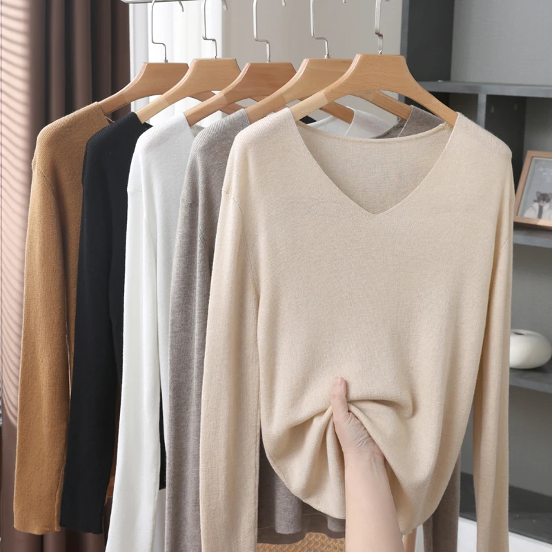 Spring and Autumn New V-neck Solid Color Wool Knitted Bottom Shirt Women\'s Slim-fit Long-sleeved Pullover Sweater with Simple