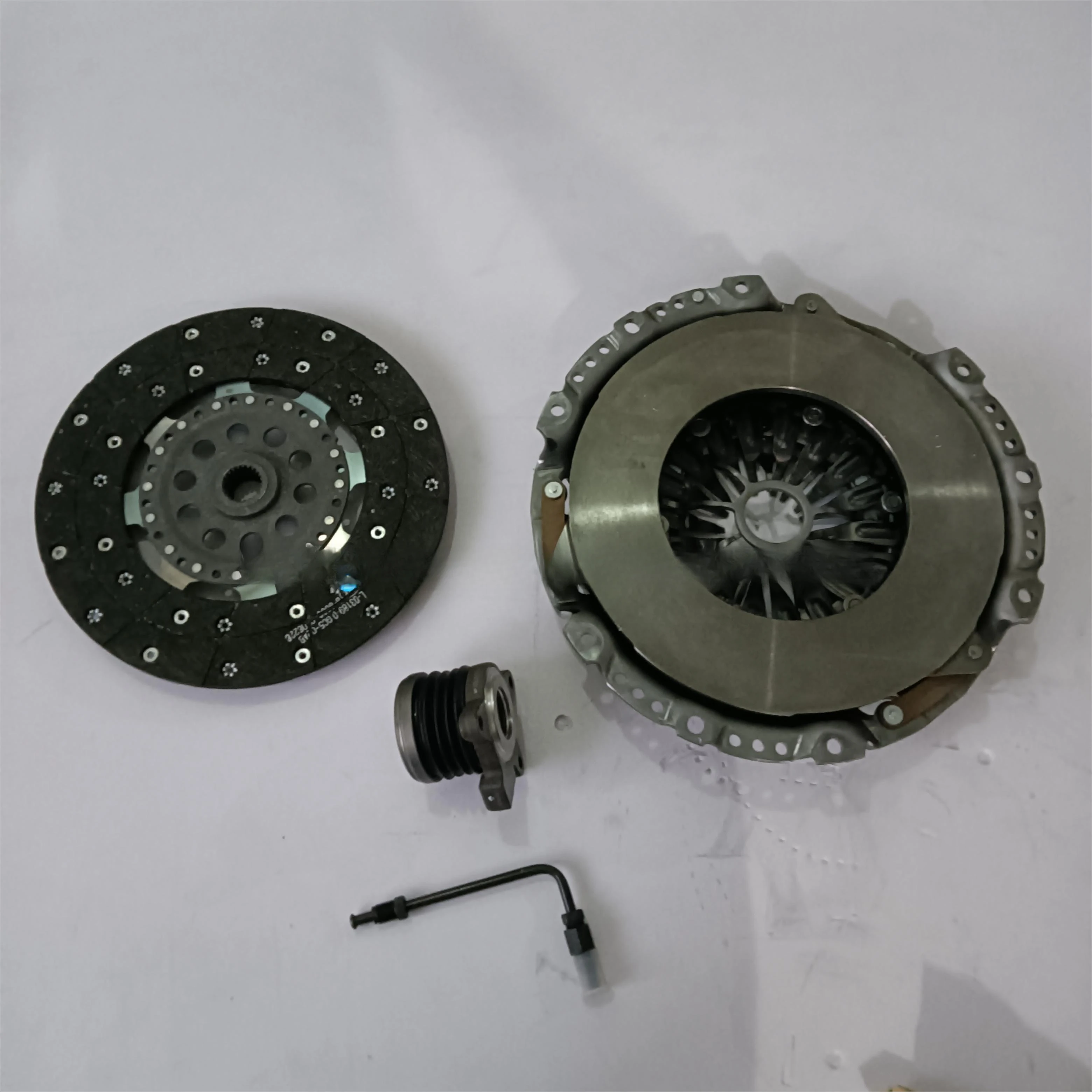 

Parts Clutch Set Suitable for MAXUS T60 2.8T 6-Speed OEM 6273065330