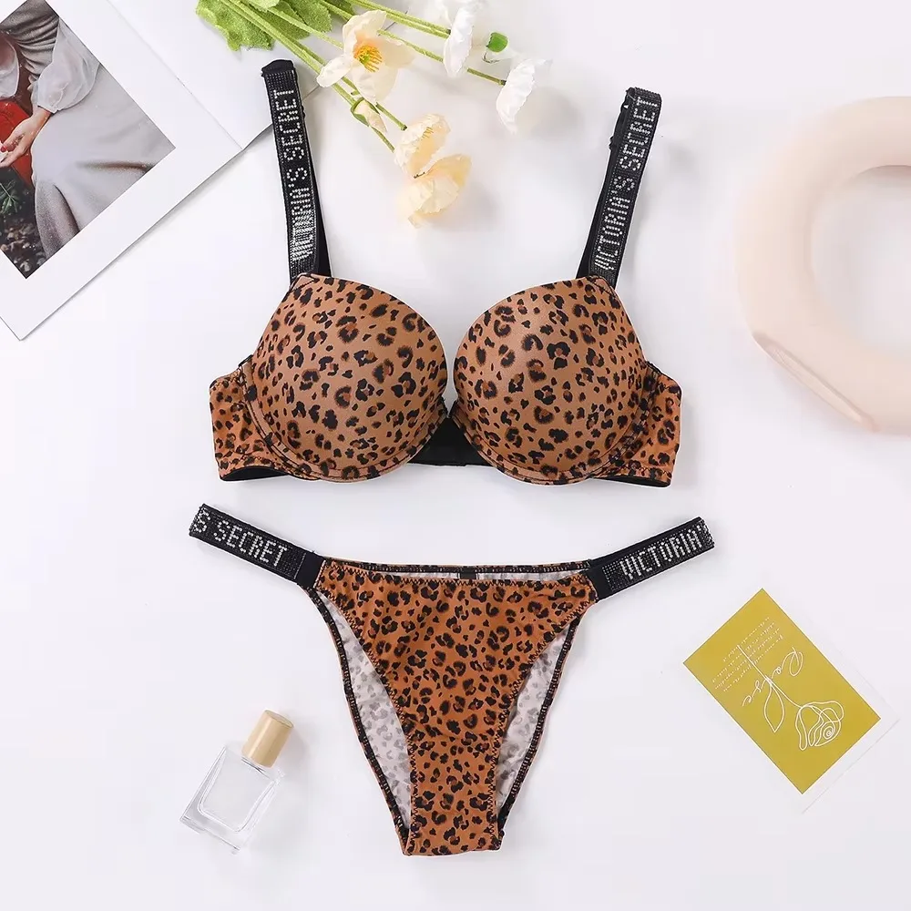 Victoria's Secret Nieuwe Klassieke BH en Slip Set Kant Lingerie Sets Dames Sexy Lingerie Set Kant Trim Ondersteunend Verstelbaar