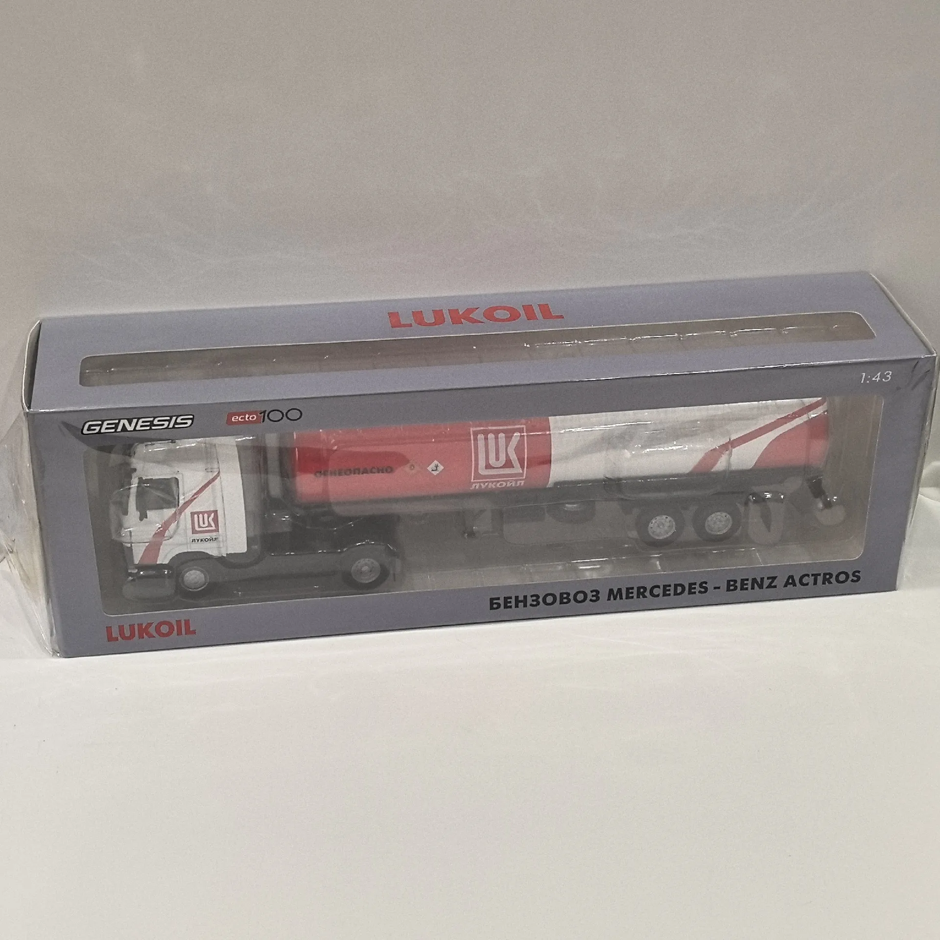 

Diecast IXO 1/43 Scale BENZ ACTROS Model Front Alloy Body Plastic T4 40 Car Model Collectible Toy Gift Souvenir Display Ornament