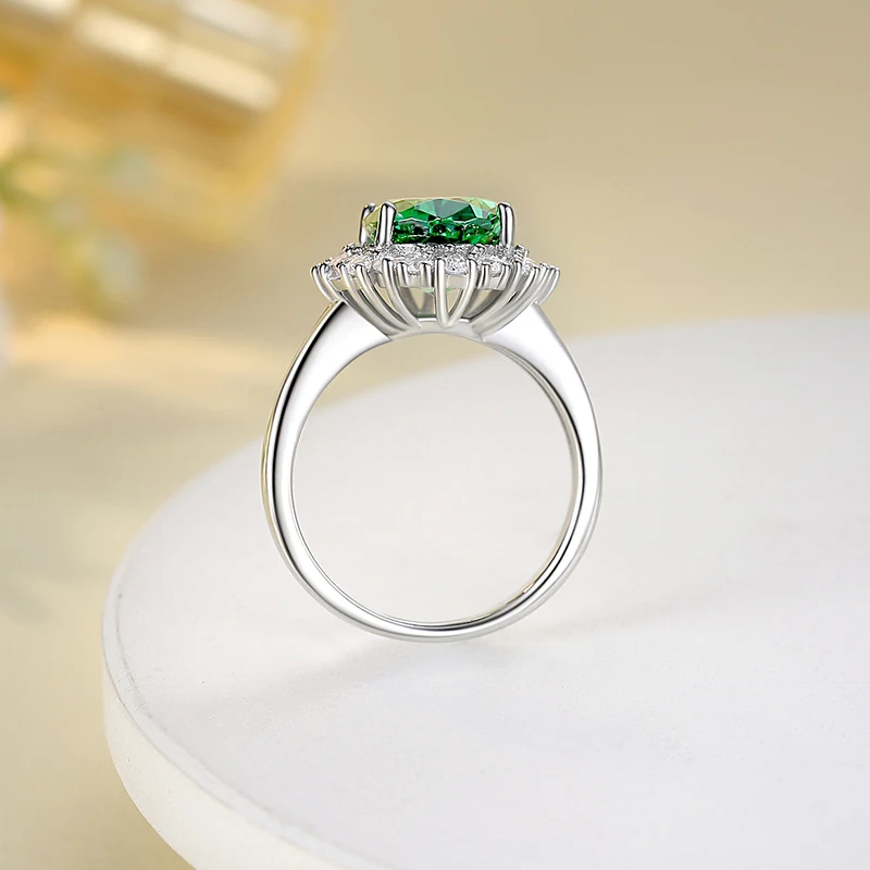 2023 New S925 Sterling Silver Ring For Women Dazzling Emerald 5 Carat 9X11 Pigeon Egg High Carbon Diamond 8A Zircons Party Ring