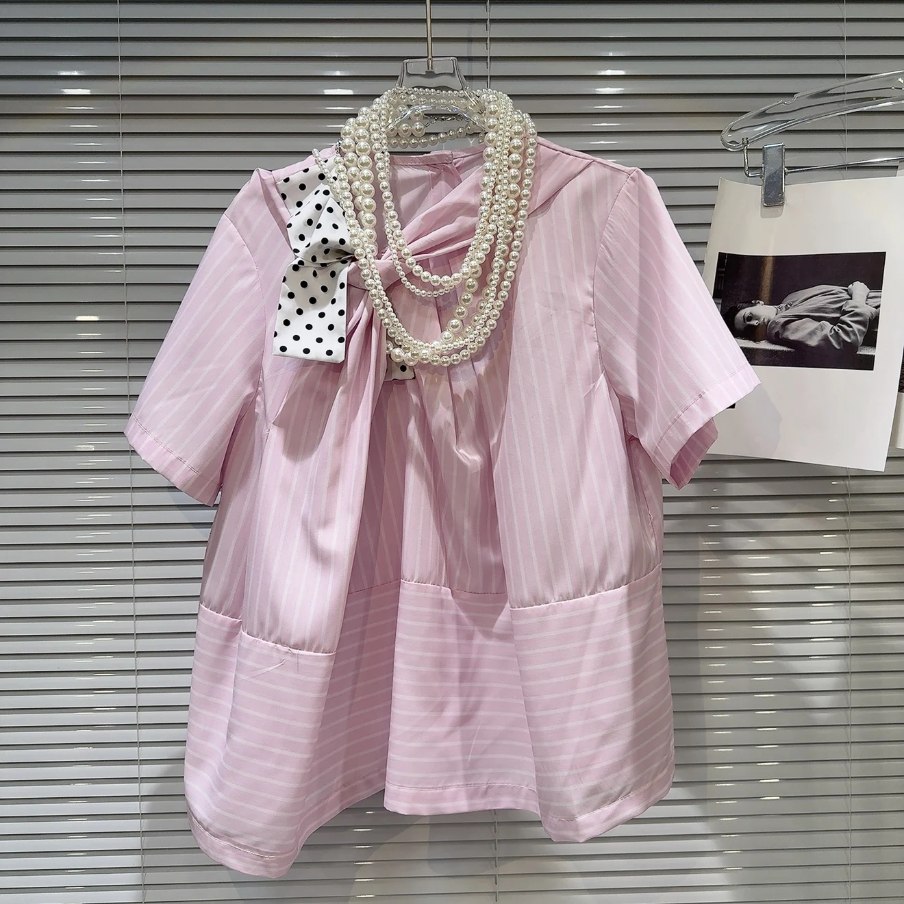 

2025 Summer New Vertical Stripe Blouse with Polka Dot Bow Pearl Necklace Short Sleeve Loose Shirt for Women Pink Top Ladies