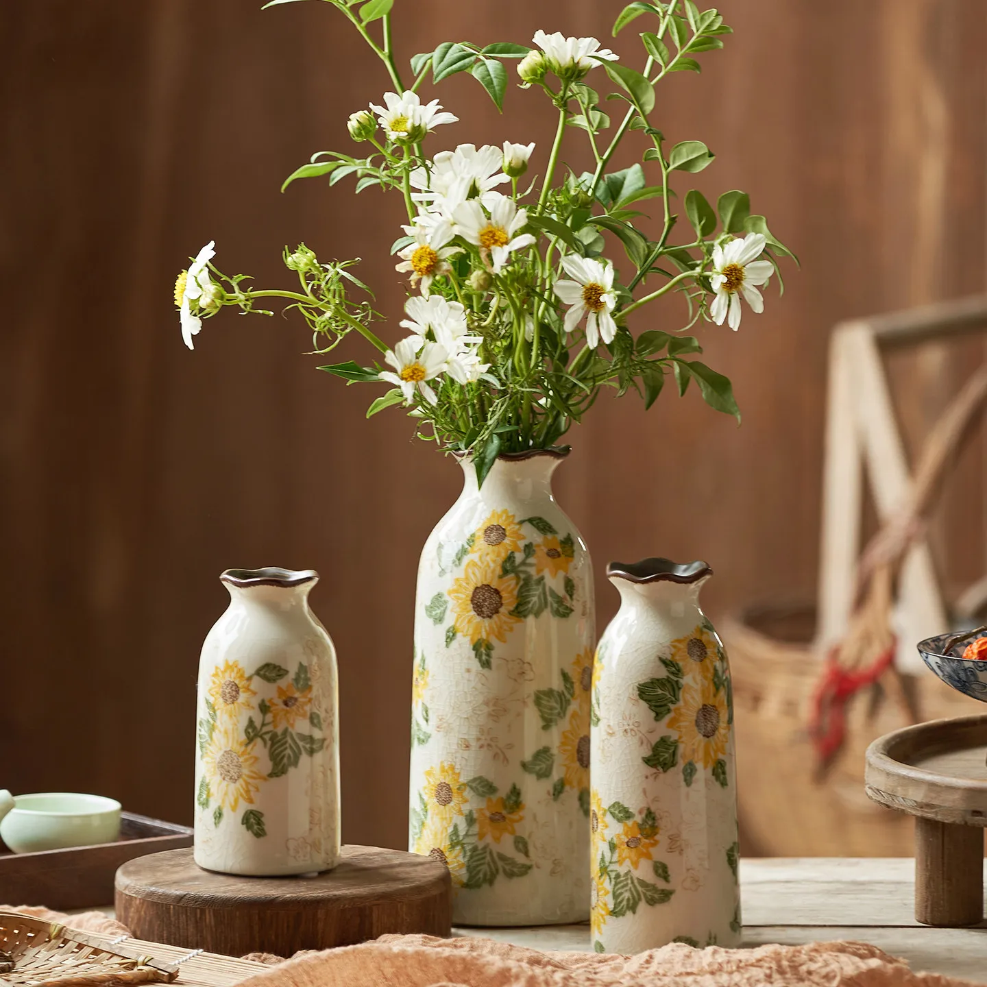 Vasos de Cerâmica Vintage com Pintura Manual de Girassol, Esmalte Craquelado e Borda Ondulada, para Decoração de Mesa Doméstica e Centro de Mesa de Casamento