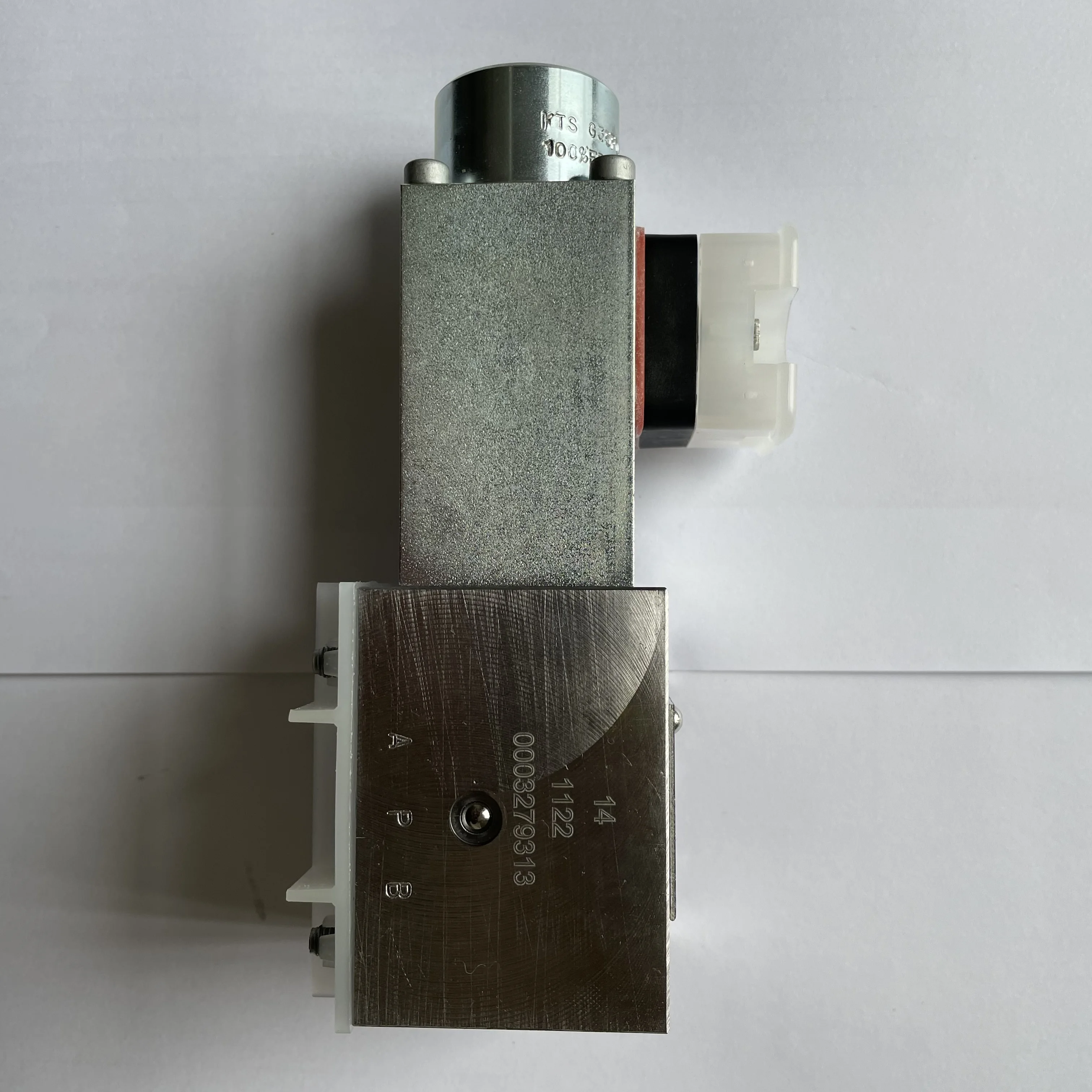 صمام التحكم الاتجاهي من النوع المقلوس 3/2 طرق من p arker - سلسلة D1SE | # D1SE83BNJW