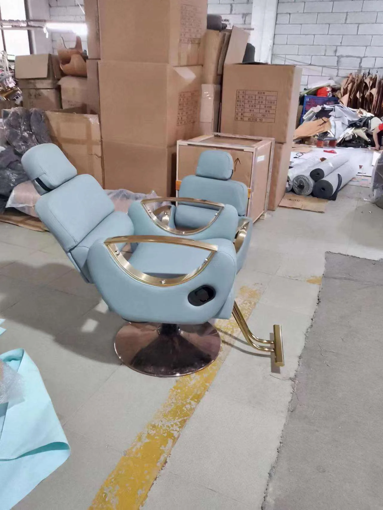 Yayou Chaise de coiffure inclinable à 175 degrés, style incliné, avec cadre en contreplaqué, base chromée et repose-pieds en acier – Meilleure vente à prix réduit