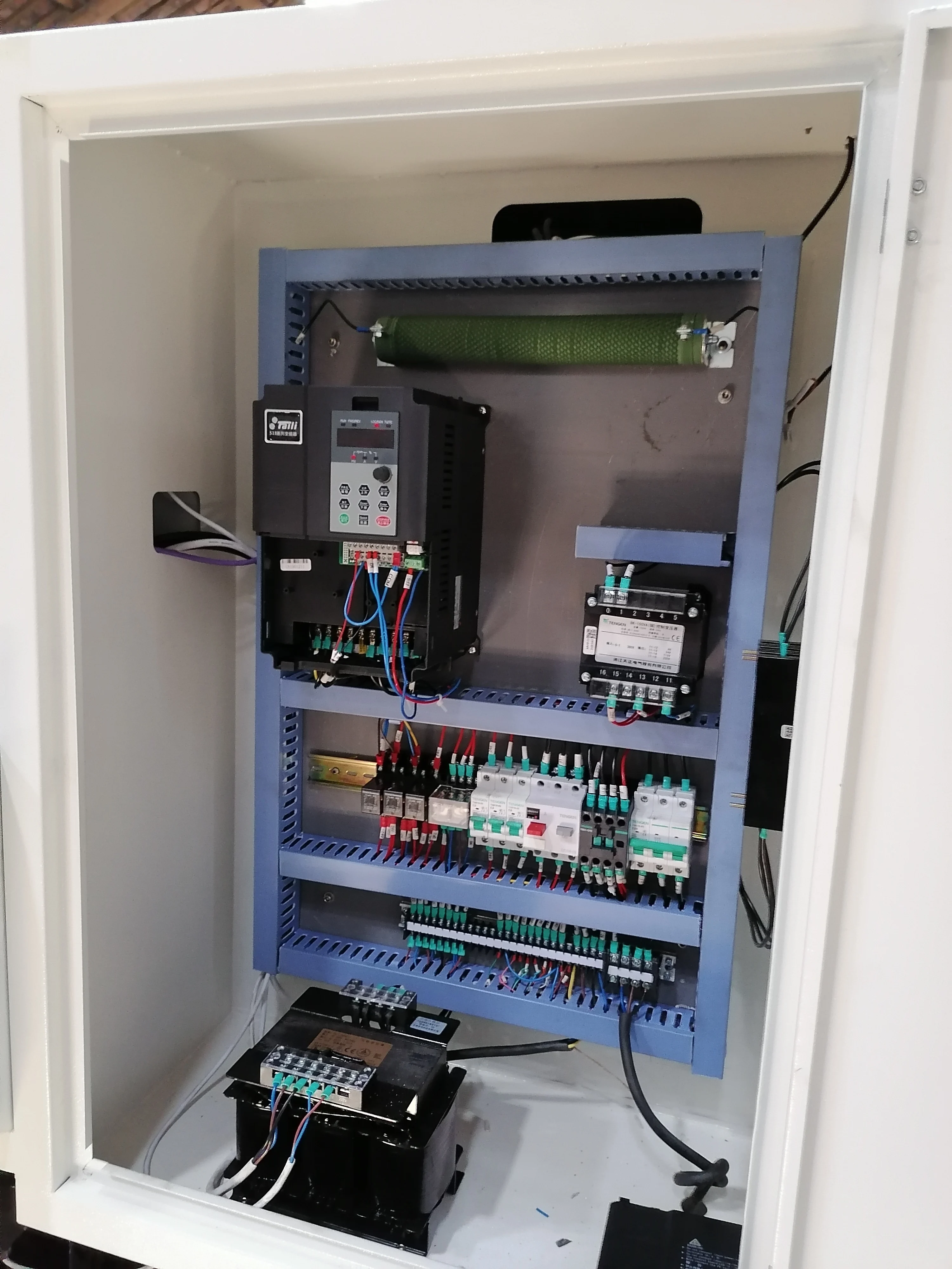 7.5kw 10HP VFD Frequency Inverter AC Drive Single & Three Phase 220V/380V 1500W/750W Vector Control Mode