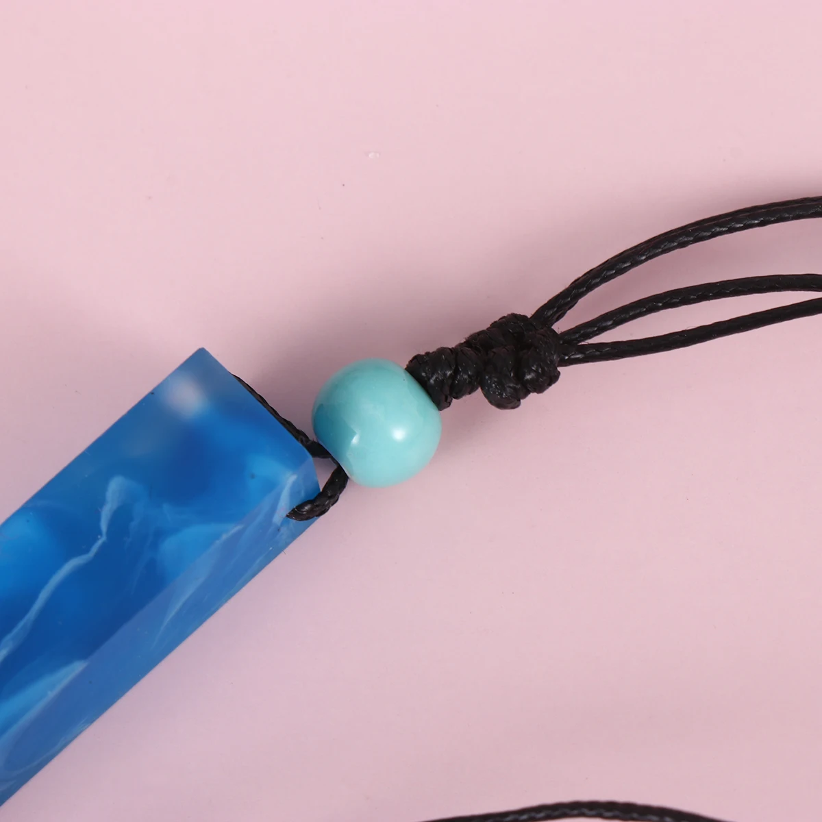 

Wood Resin Cube Pendants Colorful Necklace Women Lanyard Mini Bead Durable Creative Jewelry Gifts DIY Accessories Hanging