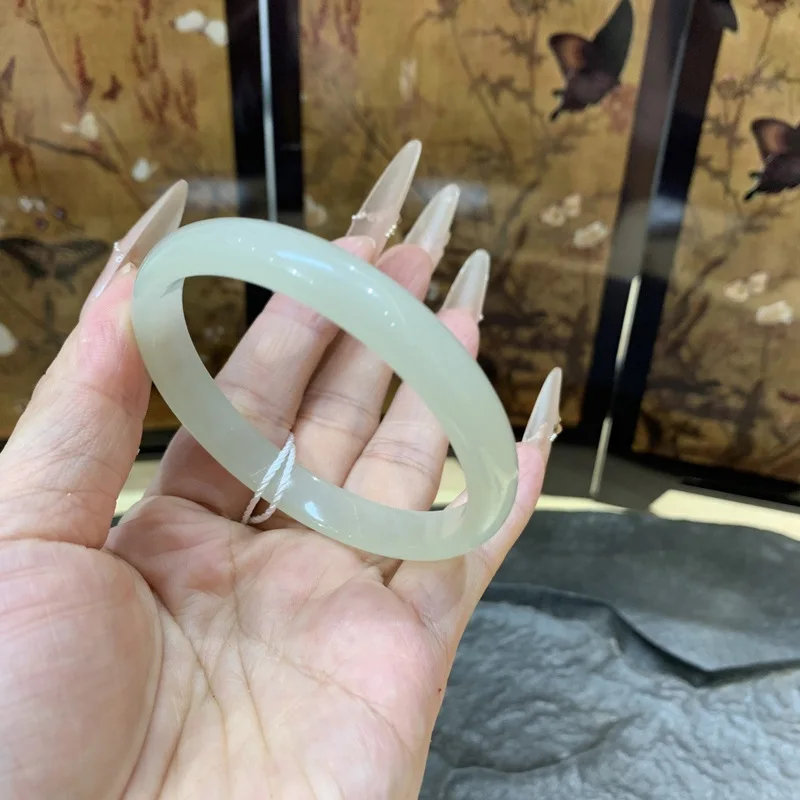 Hotan Jade Beauty Bracelet, Smooth Lustrous, Fashionable And Versatile