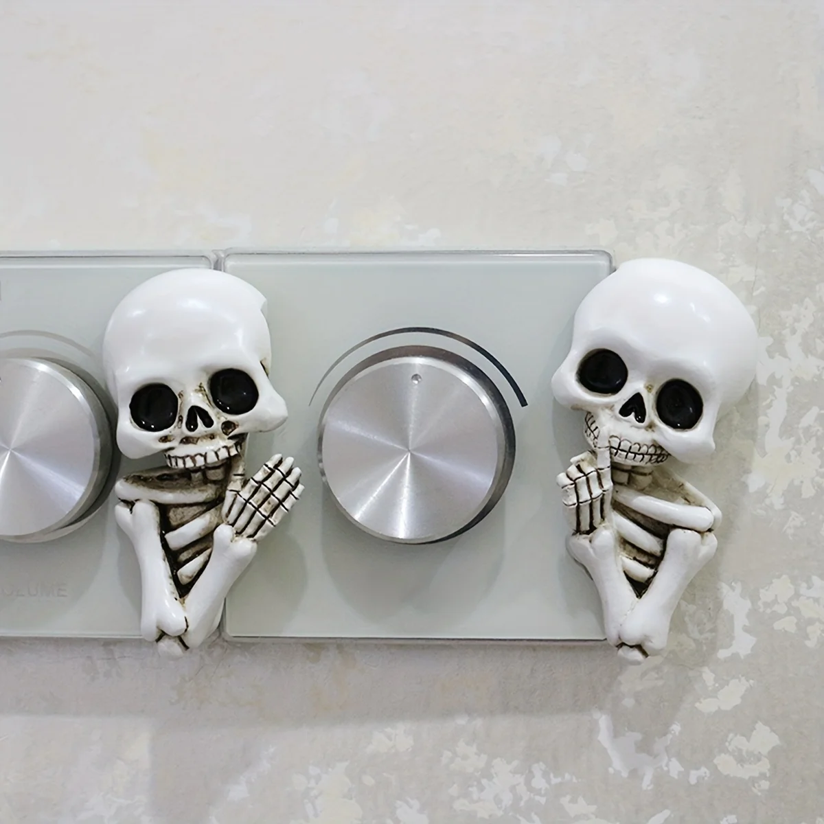 2pcs Resin Shush Skull Decorations Gothic Halloween Home Decor Hand Painted Craft with Face Stickers for Frame Socket Computer Multi Scene Decoration view 2
