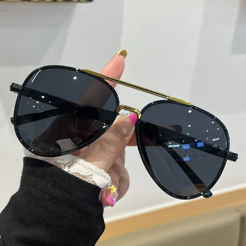 Classic Aviator Sunglasses UV Protection Shades Men and Women New HD Glasses Driving Large Eyeglasses