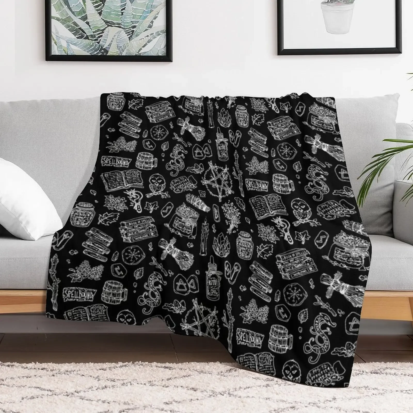 Black witch - Dark pagan witches druids essential gothic goth Throw Blanket Thins Fashion Sofas Decoratives Blankets