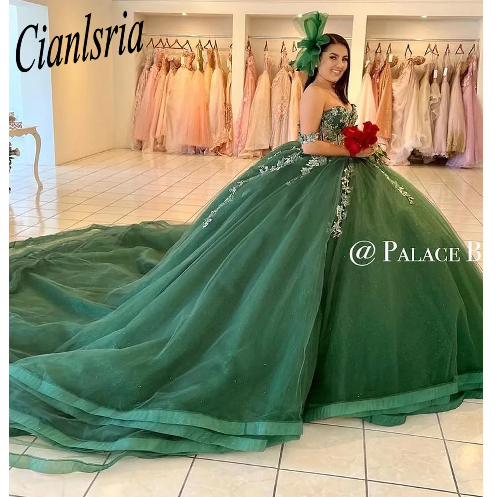 Esmeralda ilusão verde apliques florais rendas quinceanera vestido de baile fora do ombro longo trem corset vestido de 15 anos