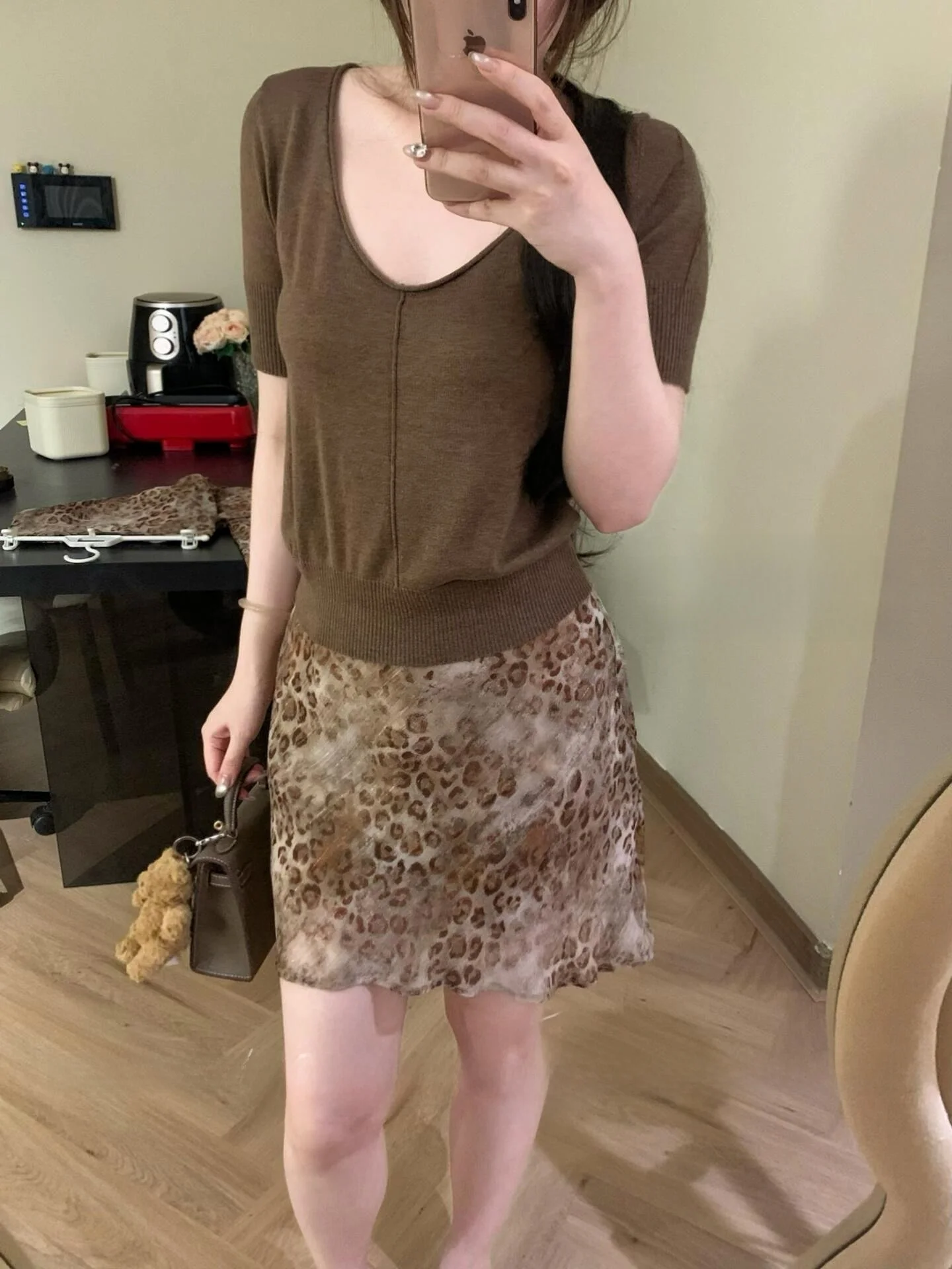 

Корейский вязаный топ свободного кроя с U-образным вырезом и винтажная шелковая шифоновая юбка-рыбка с эффектом похудения, модный комплект для женщин, весна