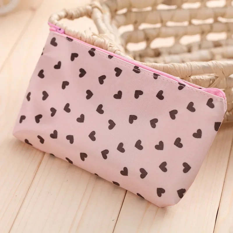 Bolsa de cosméticos para niña, bolsa de maquillaje con estampado de corazón, organizador de artículos de tocador, almacenamiento de lavado, bolsa de