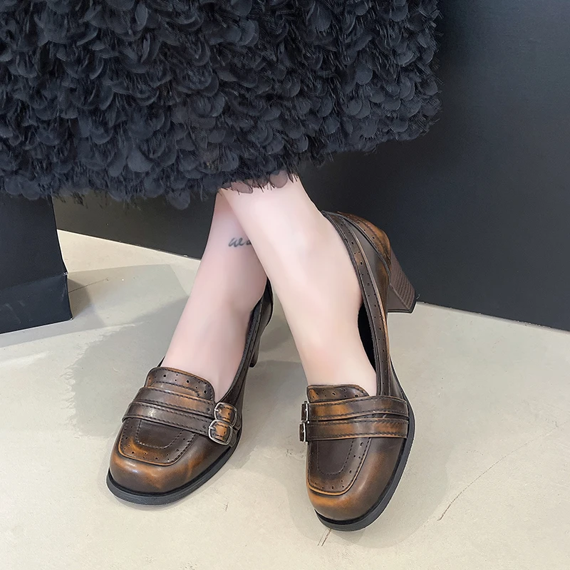 

Туфли без шнуровки, новые осенние туфли с квадратным носком, неглубоким горлом, металлической пряжкой, противоскользящие, износостойкие, на высоком каблуке