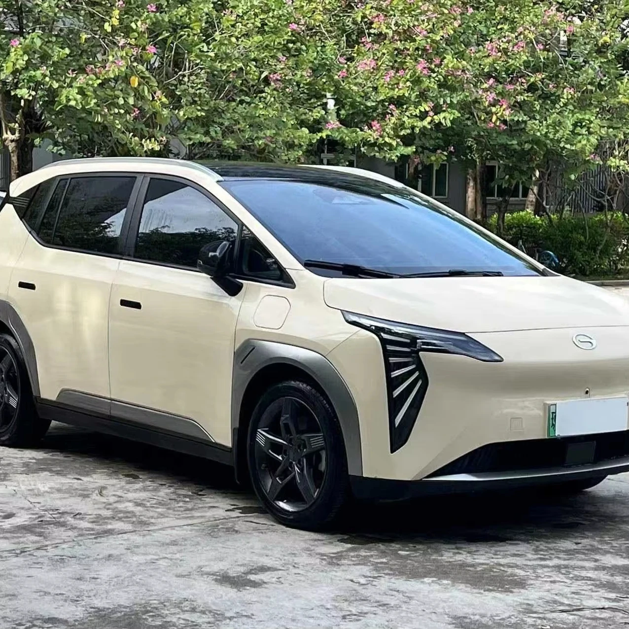 2024 China's best-selling car AION Y 2022 70 Executive Edition Pure electric new energy vehicle for sale AION Y