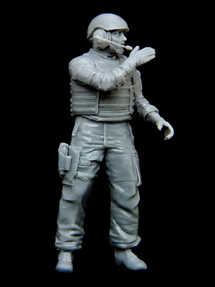 1/35 Resin Figure Unpainted Model Kit, Australian Tank Soldier, unassembled and unpainted GK,1121R