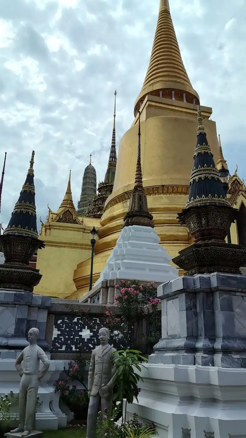 

Гибридный контроллер заряда MPPT 5000 Вт 6 кВт для ветрогенераторов и солнечных панелей, с эквалайзером для аккумуляторов и ЖК-дисплеем, для LiFePO4 и всех типов литиевых батарей