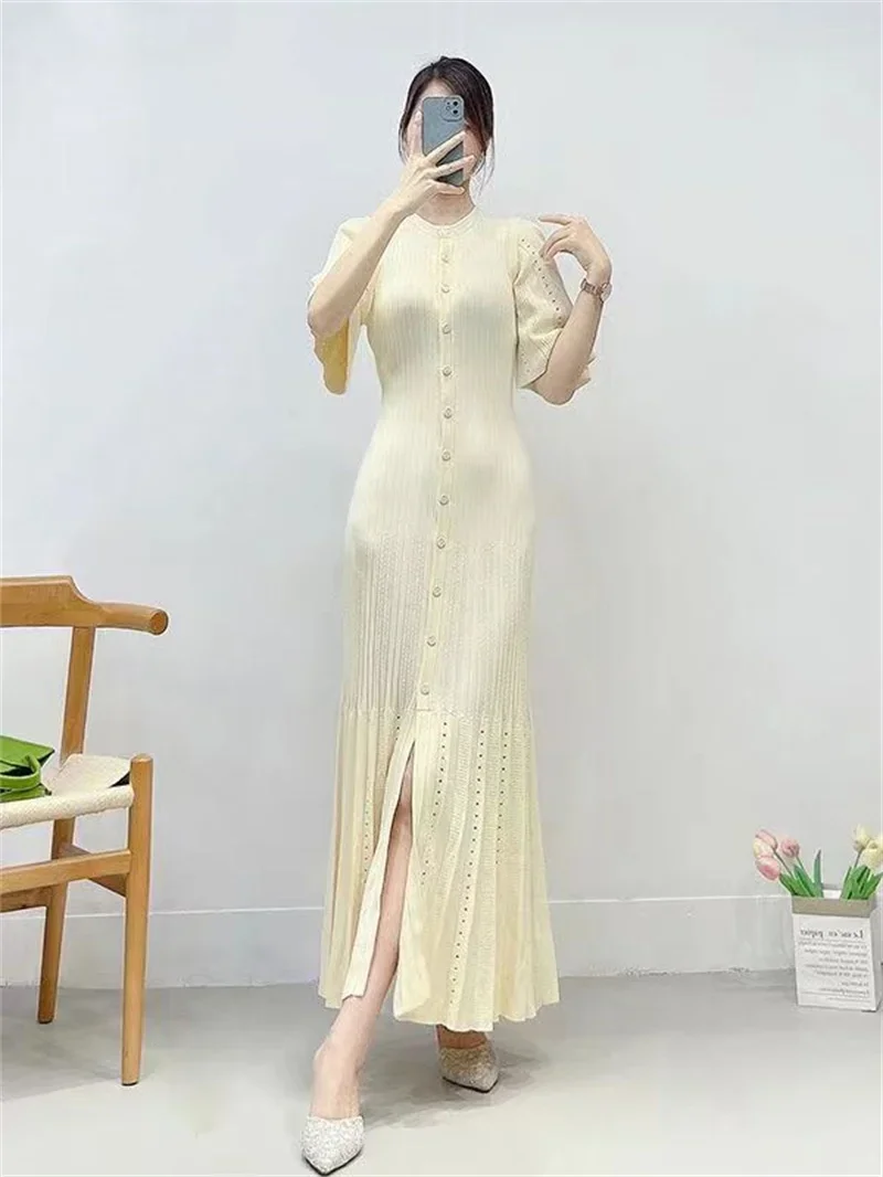 

Newest Summer Unique Hot Knitted Dress Women Short Sleeve Single Row Button Slim Mermaid Dresses High Quality